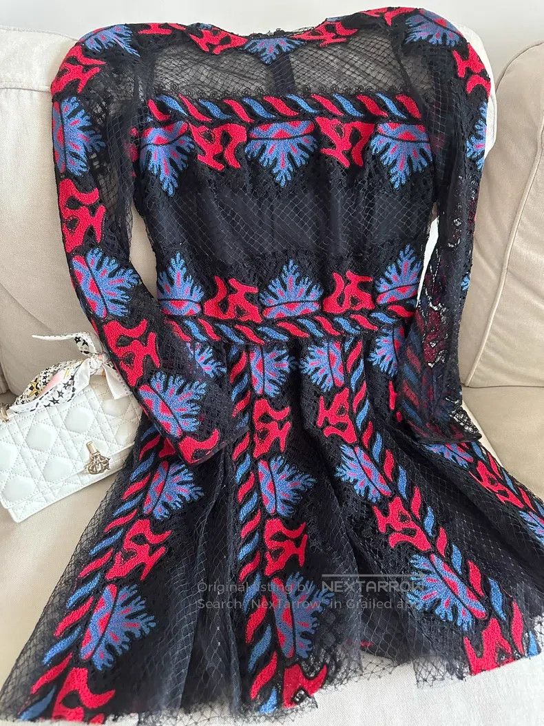 Valentino Valentino Lace dress Size M / US 6-8 / IT 42-44 - 3 Thumbnail