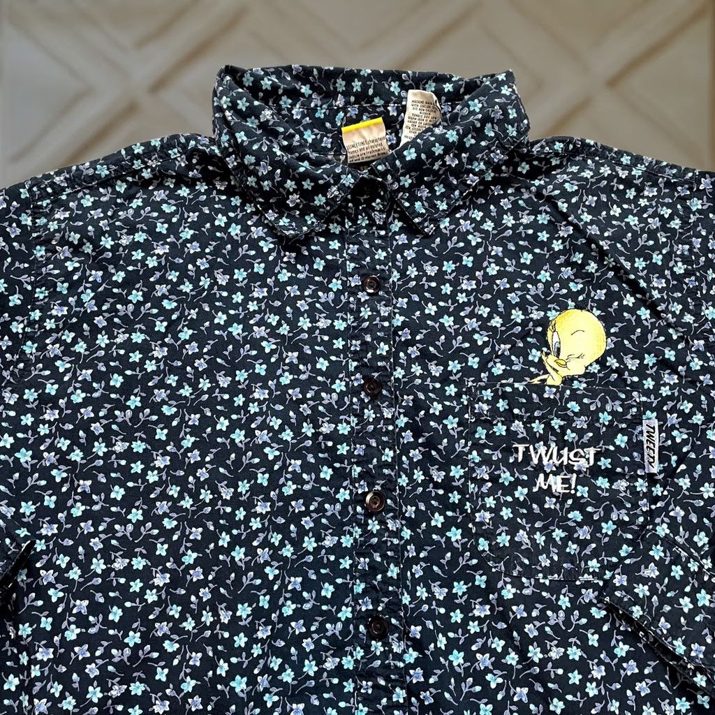Vintage Looney Tunes Button-Up Shirt Blouse Womens 22W 24W Blue Tweety Bird Collared Shirt Size 3XL / US 20-22 - 1 Thumbnail