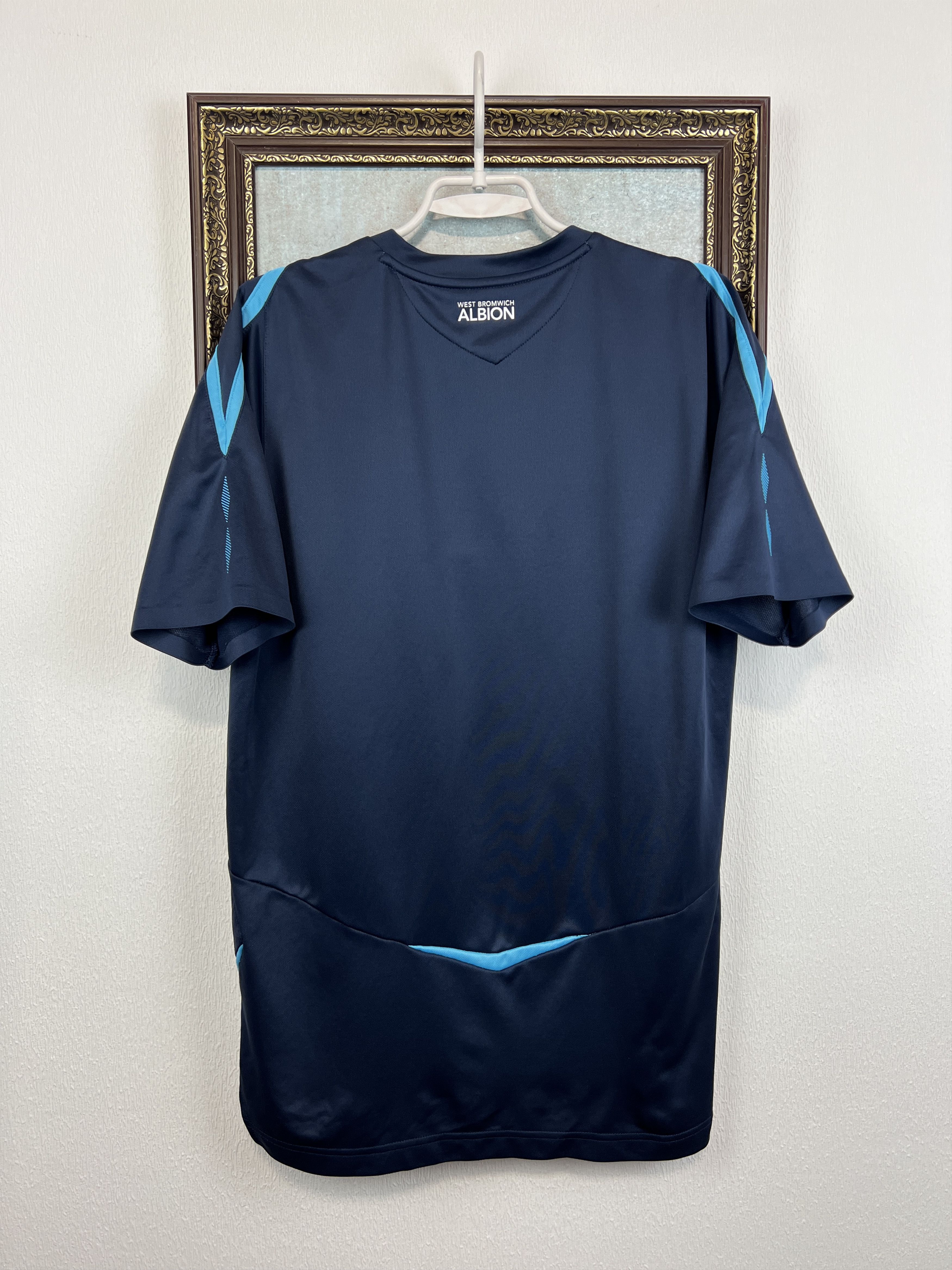 Umbro West Bromwich Albion Football Train Shirt Jersey Trikot Size US L / EU 52-54 / 3 - 9 Thumbnail