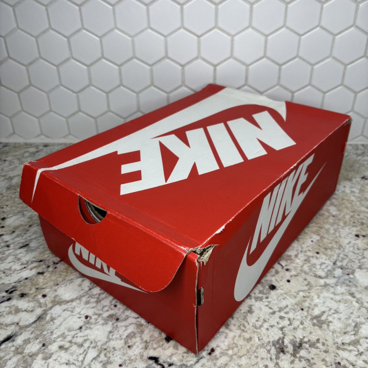 Nike Size 11-Nike Air Max 1 Daisy Gently Worn W Box Size US 11 / EU 44 - 19 Thumbnail