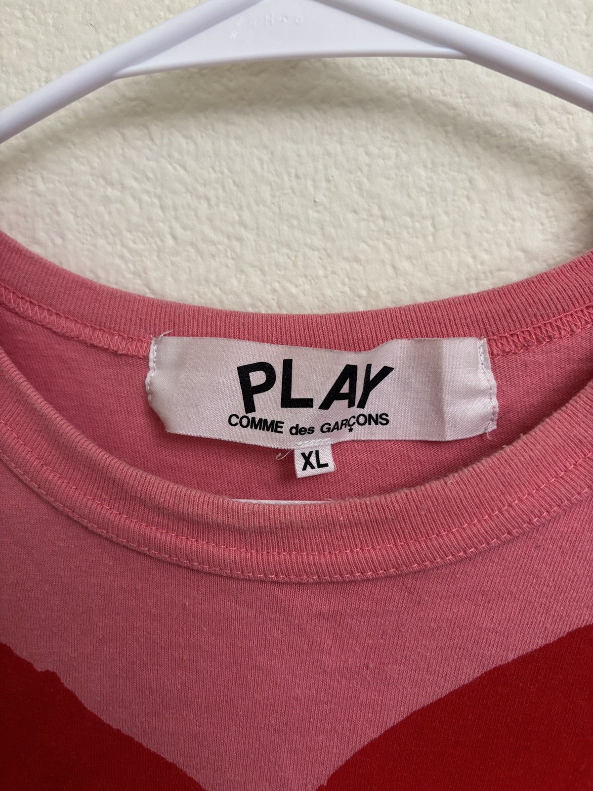 Comme des Garcons PLAY SIZE WOMENS XL (fits mens M) Pink CDG heart tee Size US M / EU 48-50 / 2 - 3 Thumbnail