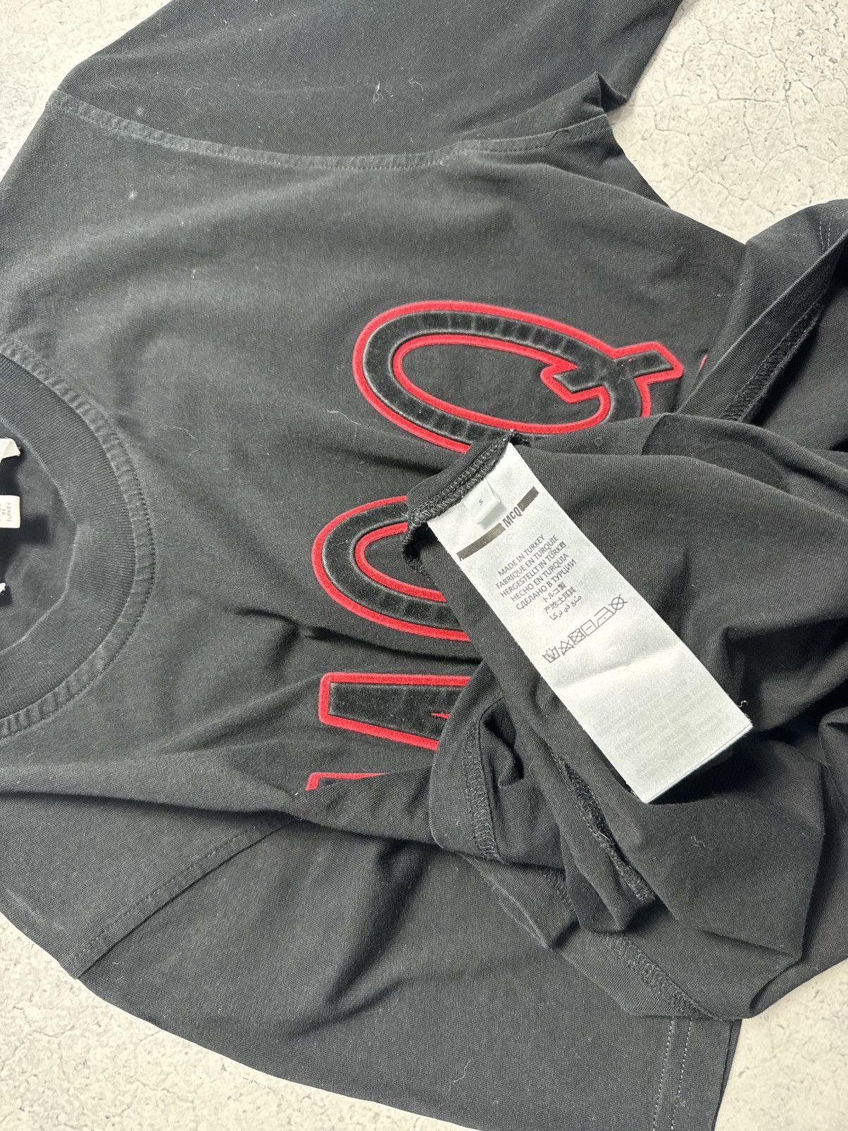 Alexander McQueen Alexander McQueen MCQ Black Big Logo T-Shirt Size S Size US S / EU 44-46 / 1 - 8 Thumbnail