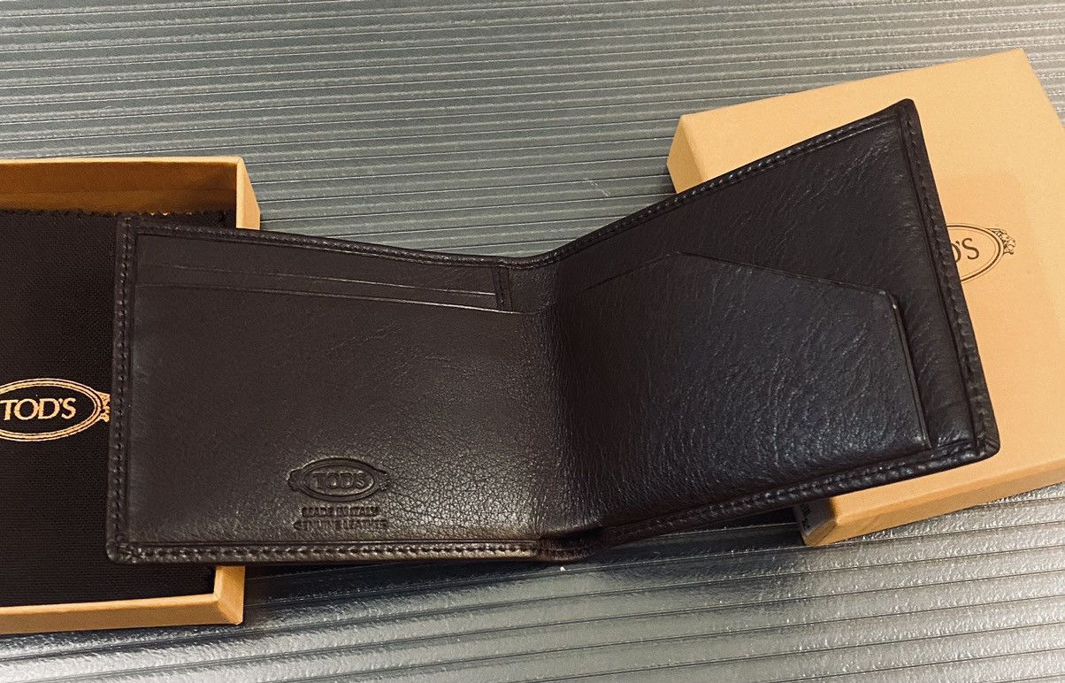 Tod's Tod’s 🇮🇹 brown grain leather dual billfold Leoni wallet NEW Size ONE SIZE - 6 Thumbnail