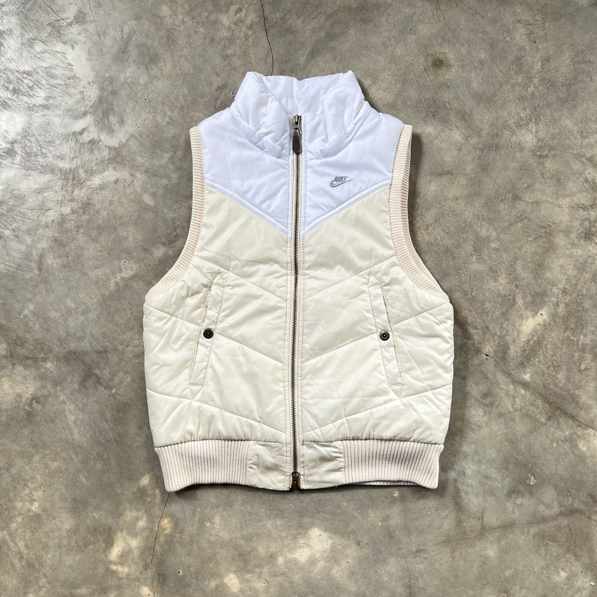 image of Y2K Nike Puffer Vest Jacket in White, Men's (Size Large)