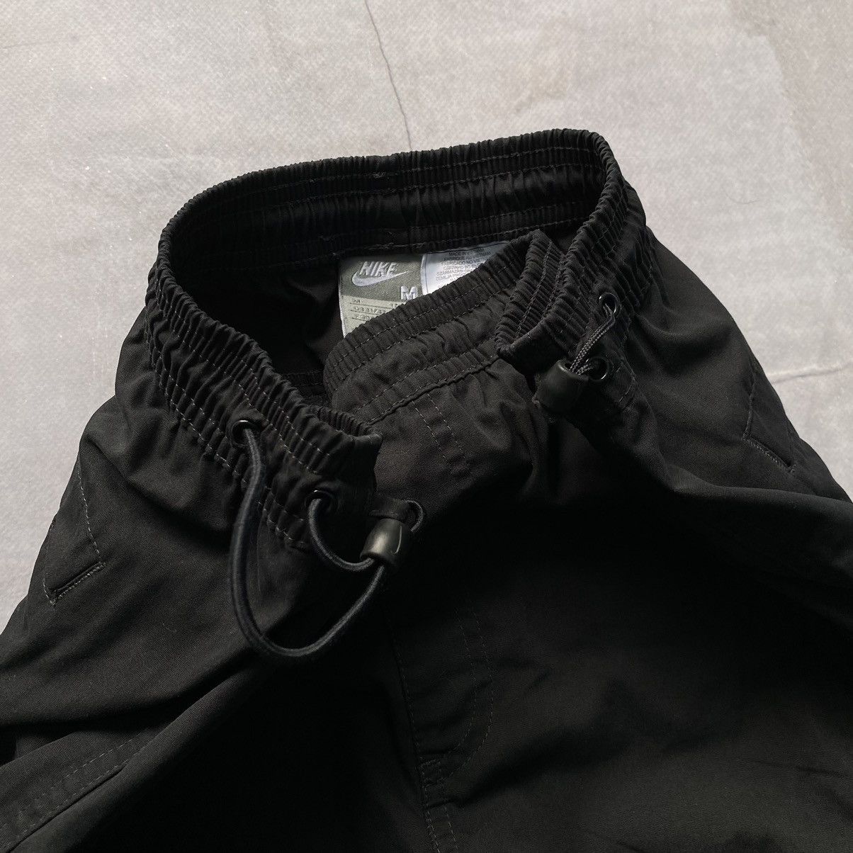 Japanese Brand × Nike × Vintage Y2K Nike Vintage Drill Black Cargo Parachute Pants Size US 31 - 5 Thumbnail