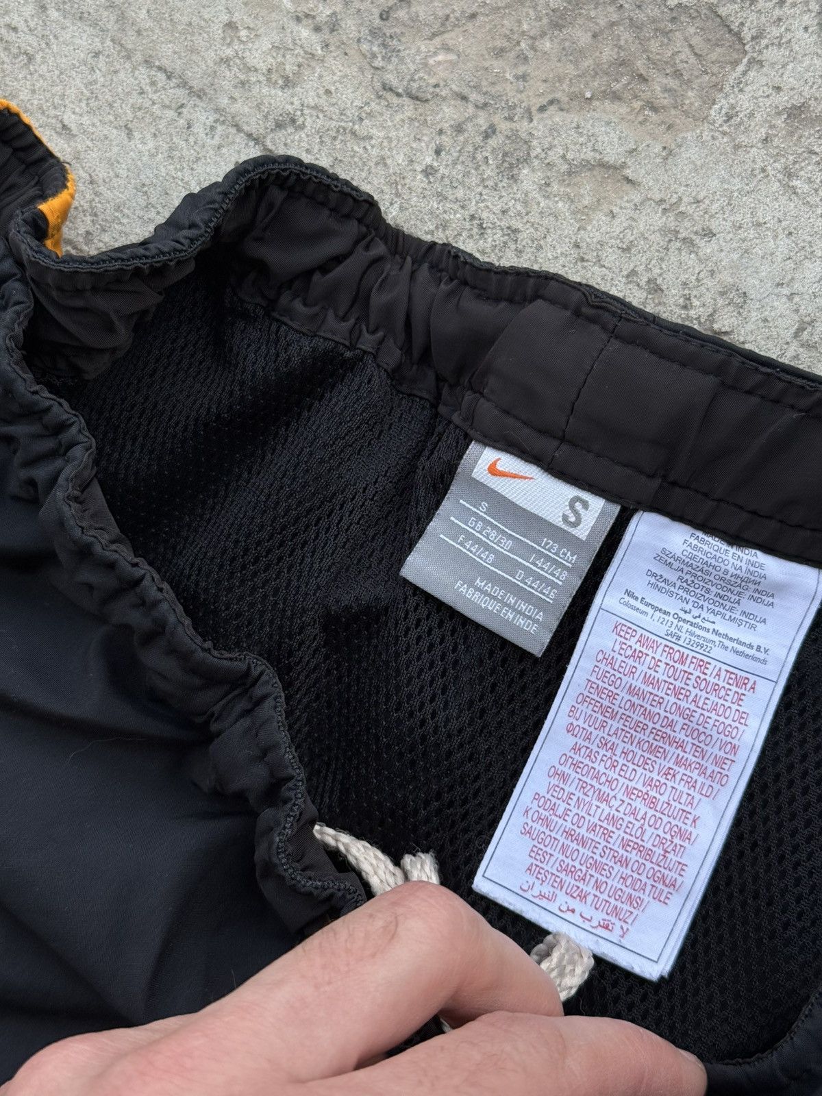 Nike NIKE Y2K SHAKHTAR DONETSK TRACK SOCCER BLOKECORE DRILL PANTS Size US 32 / EU 48 - 4 Thumbnail