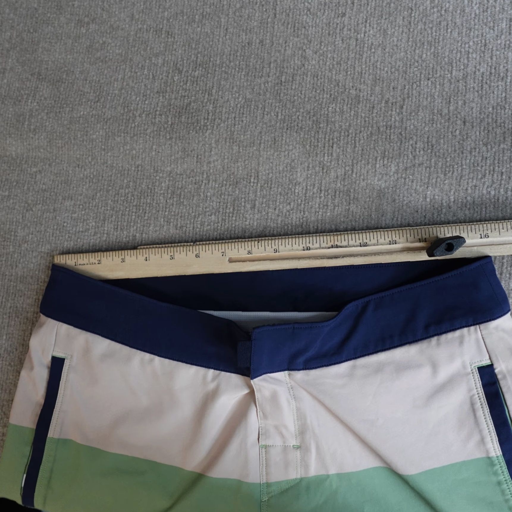 Rhone Rhone Swim Shorts L Blue Colorblock Trunks Lined Drawstring 8" in Regular Men Bottom Size US 33 - 4 Thumbnail