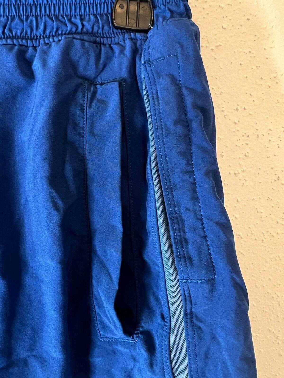 Designer Lululemon Men’s Athletic Shorts Blue Size Small Size US 30 / EU 46 - 3 Thumbnail