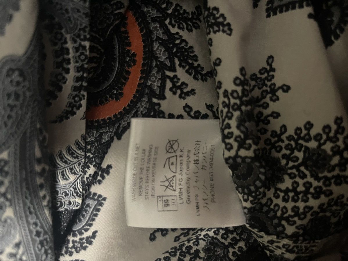 Givenchy Givenchy SS2015 Moth Button up Size US M / EU 48-50 / 2 - 5 Thumbnail