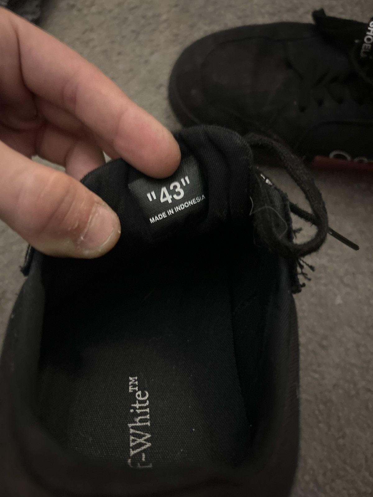 Off-White Off-white Worn Size US 10 / EU 43 - 4 Thumbnail
