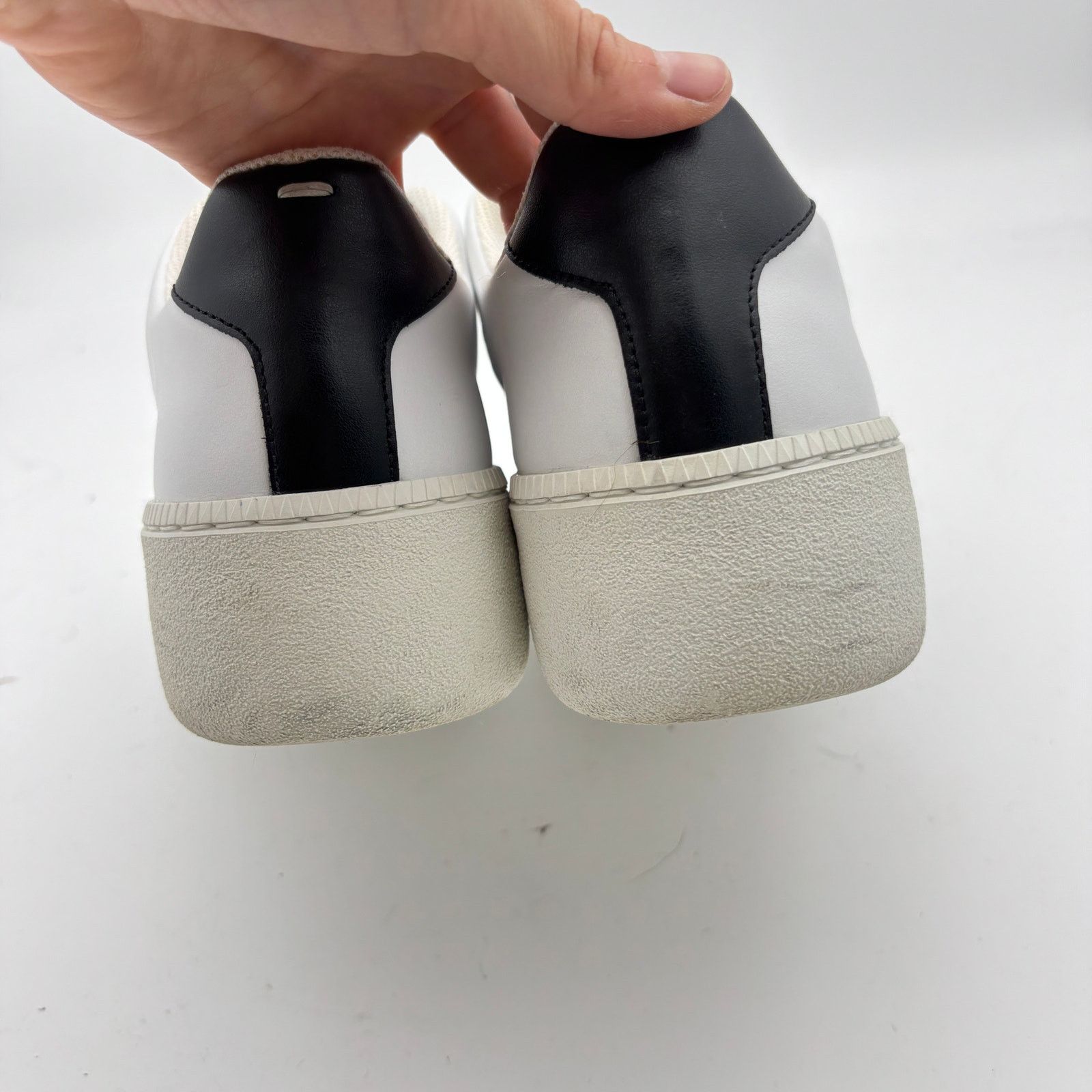 Maison Margiela Maison Margiela M22 Velcro Leather Low Sneakers Mens 42 US 9 Size US 9 / EU 42 - 12 Thumbnail