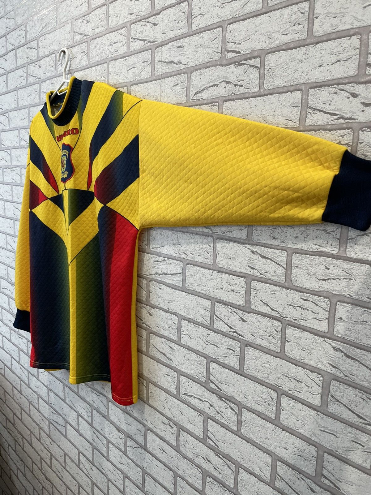 Vintage Vintage 1997-98 Umbro Scotland Scottish FA Goalkeeper Shirt Size US XL / EU 56 / 4 - 7 Thumbnail