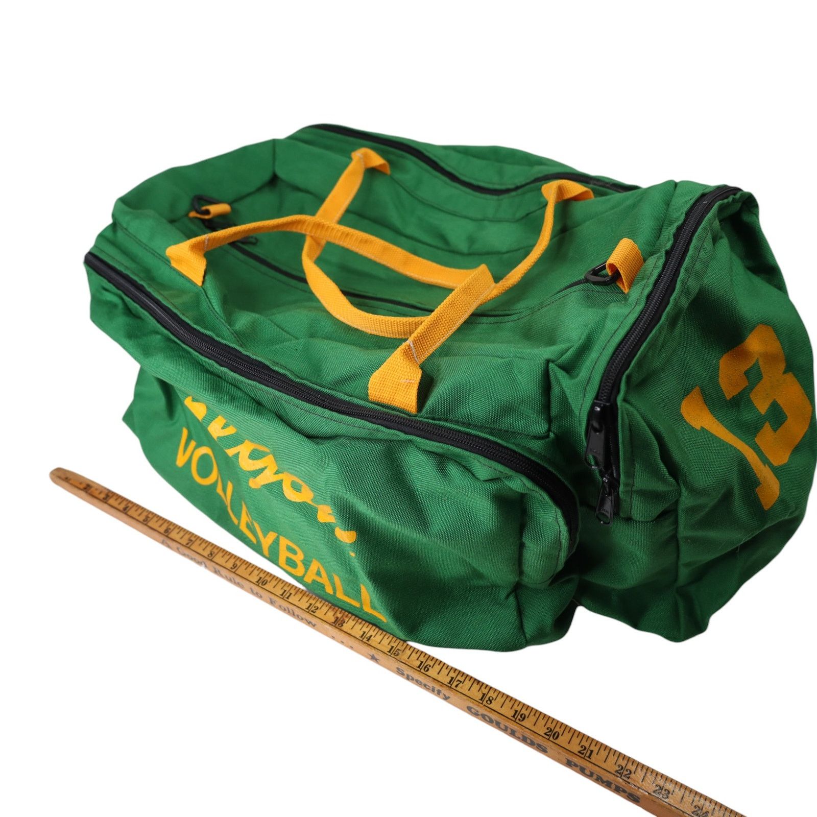 Vintage Vintage University of Oregon Ducks Volleyball Duffle Bag Size ONE SIZE - 5 Thumbnail