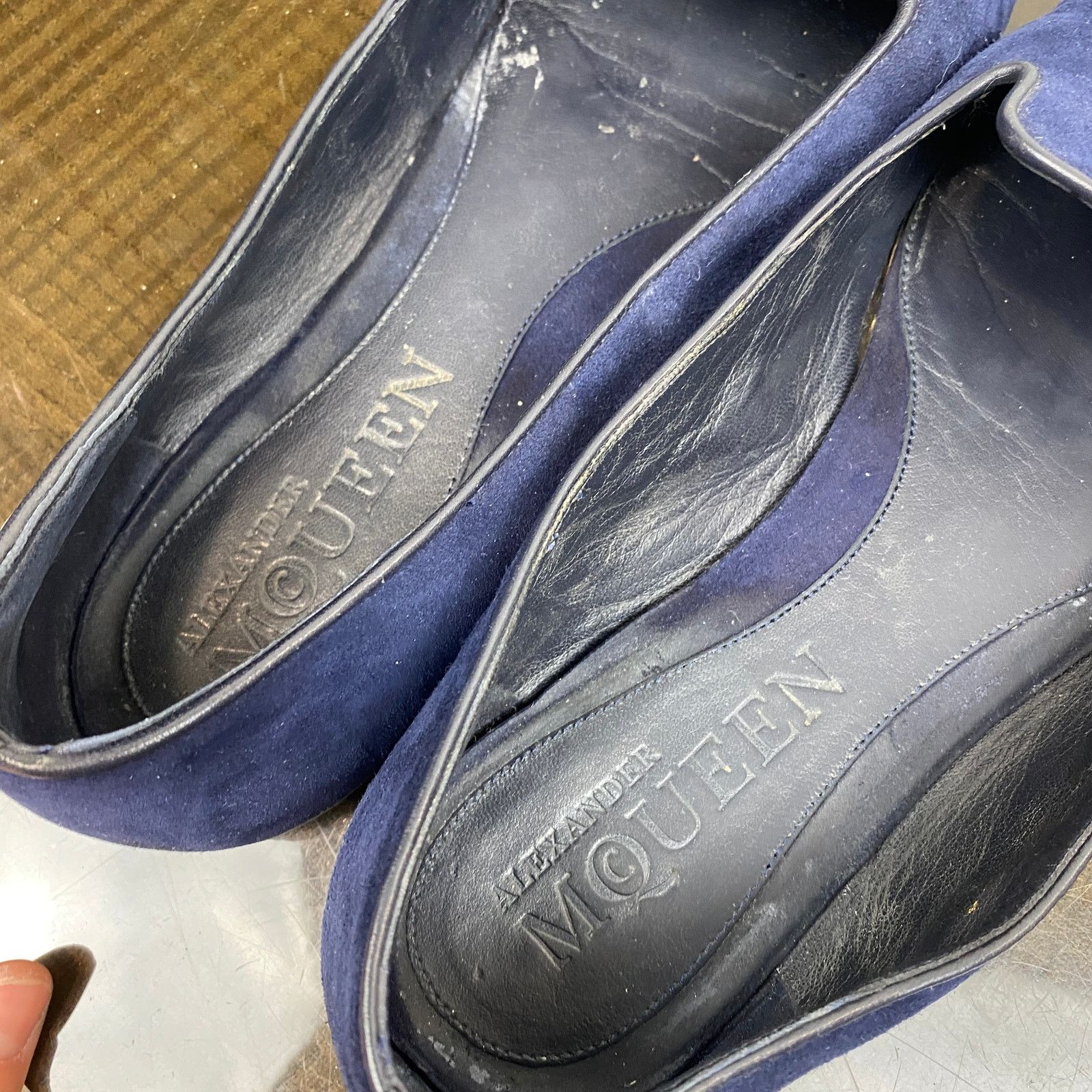 Alexander McQueen Alexander McQueen Suede Skull Loafers Flats Women's 39 US 9 Size US 9 / IT 39 - 10 Thumbnail