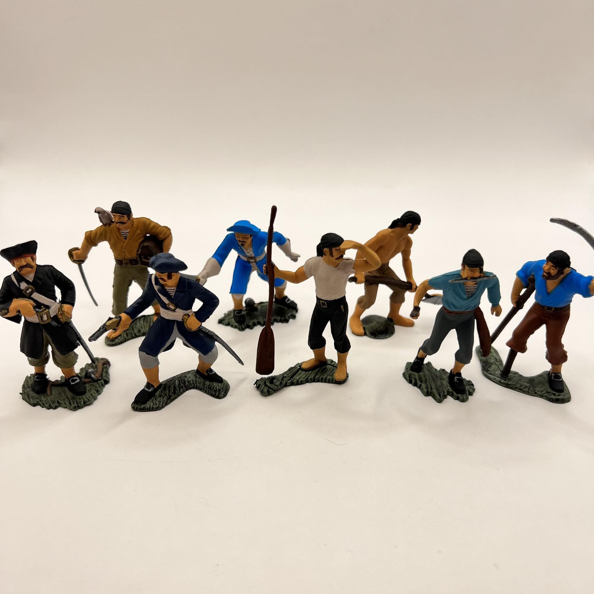 Vintage Vintage Soviet Plastic Character Toy Set 8 Soldiers Pirates Size ONE SIZE - 1 Thumbnail