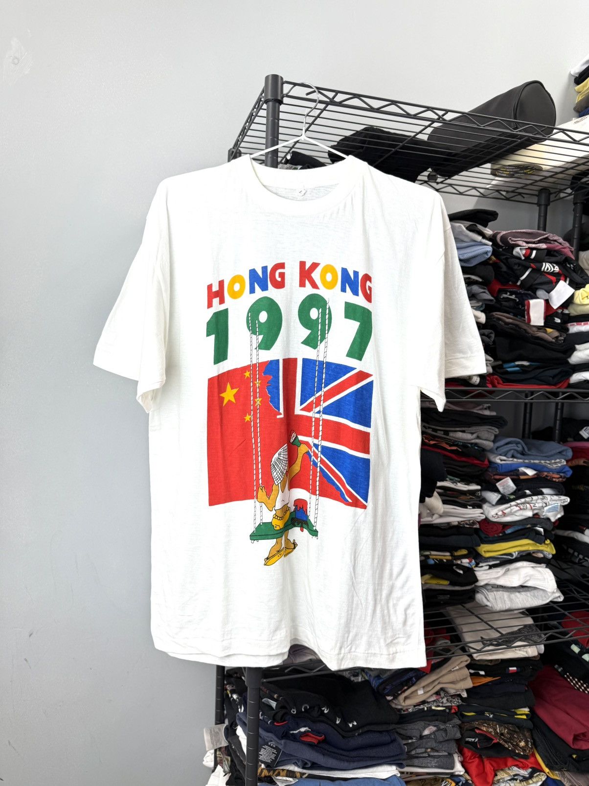 Vintage 1997 Rare! Vintage Hong Kong War China United Kingdom Tee Size US M / EU 48-50 / 2 - 1 Thumbnail