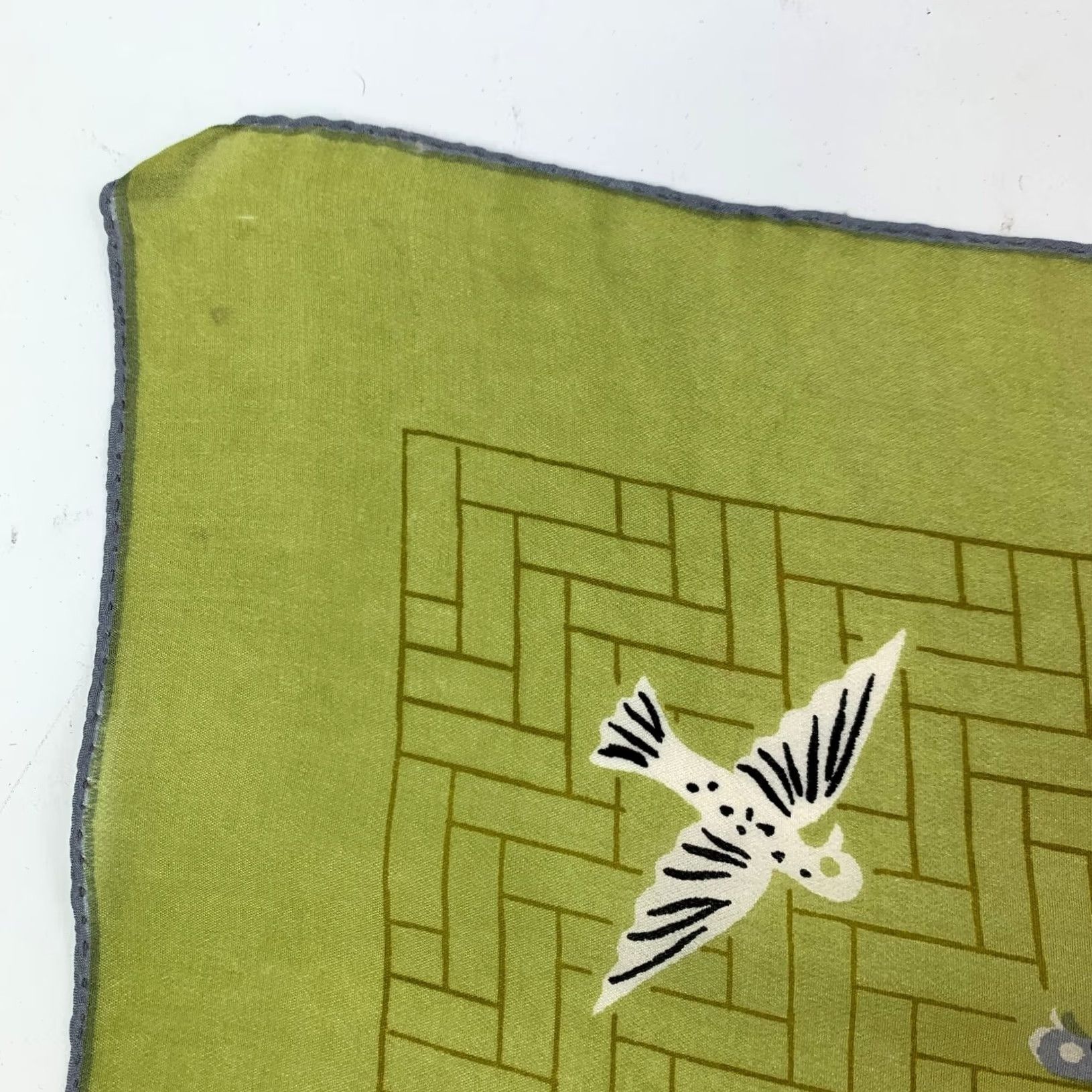 MCM VINTAGE Tammis Keefe Handkerchief Green Birds MCM Designer Women Handkerchief 16" x 16" Birds Geometric Size ONE SIZE - 5 Thumbnail