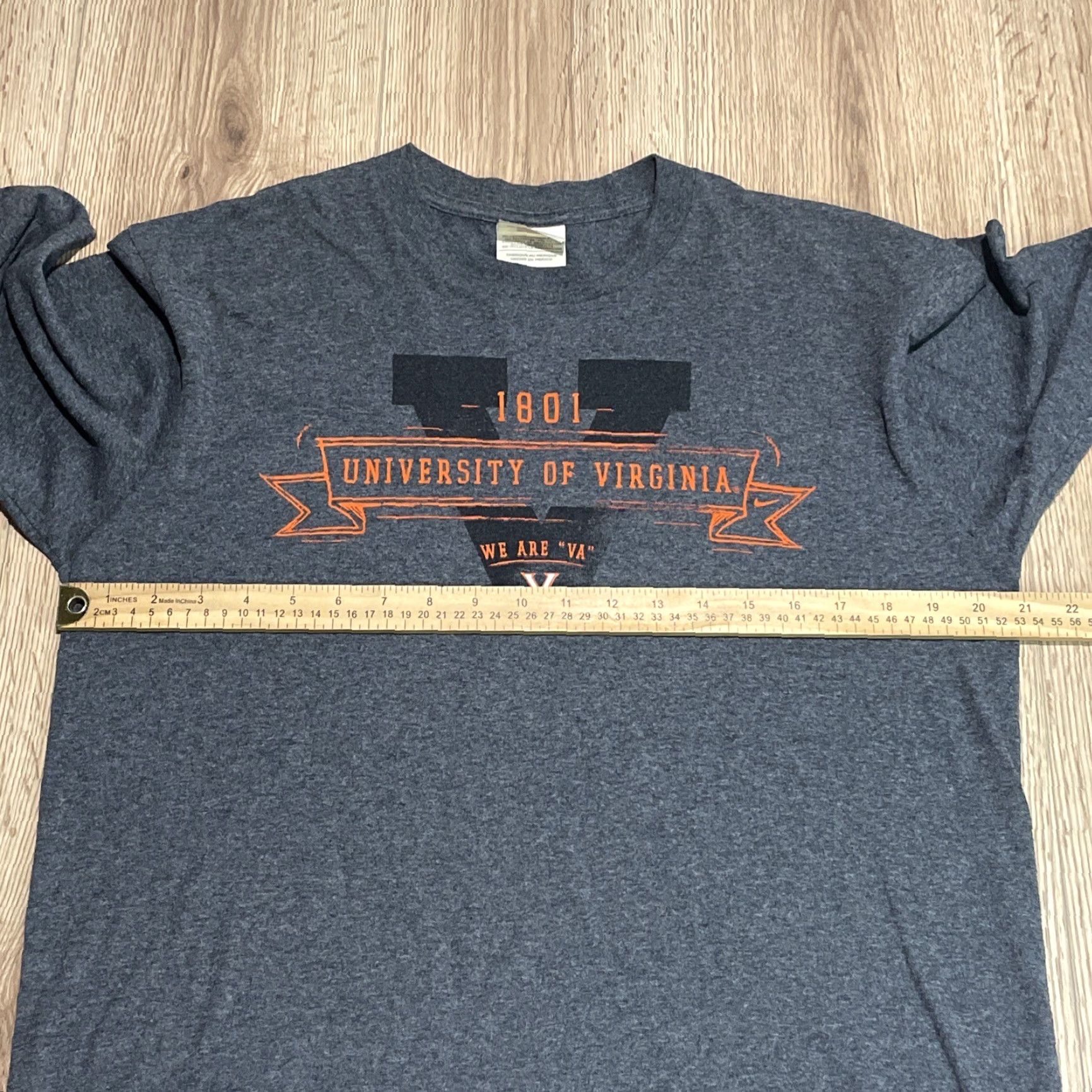 Nike VINTAGE Nike University of Virginia Cavaliers Men’s Long Sleeve Shirt Medium Gray Logo Crew Neck College Fan Apparel Size US M / EU 48-50 / 2 - 6 Thumbnail
