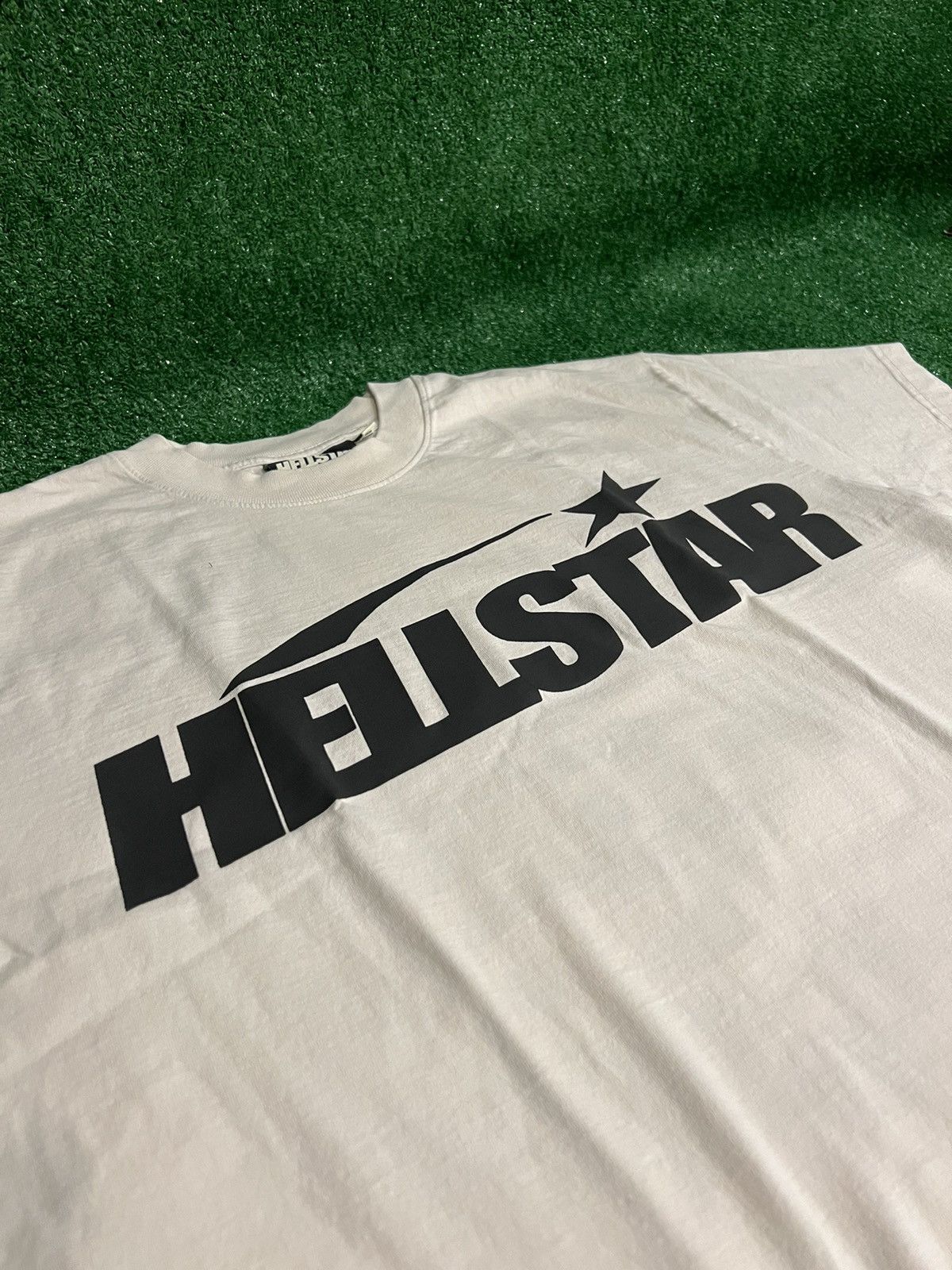 HELLSTAR Hellstar Classic T-Shirt White / L / Regular Print Size US L / EU 52-54 / 3 - 4 Thumbnail