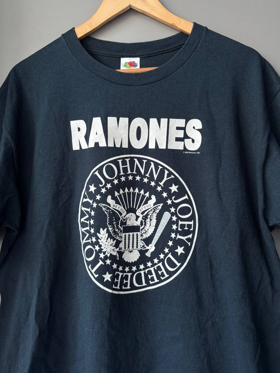 Band Tees × Vintage 2000’s Vintage Distressed Ramones Band Logo T-Shirt Size US XL / EU 56 / 4 - 2 Thumbnail