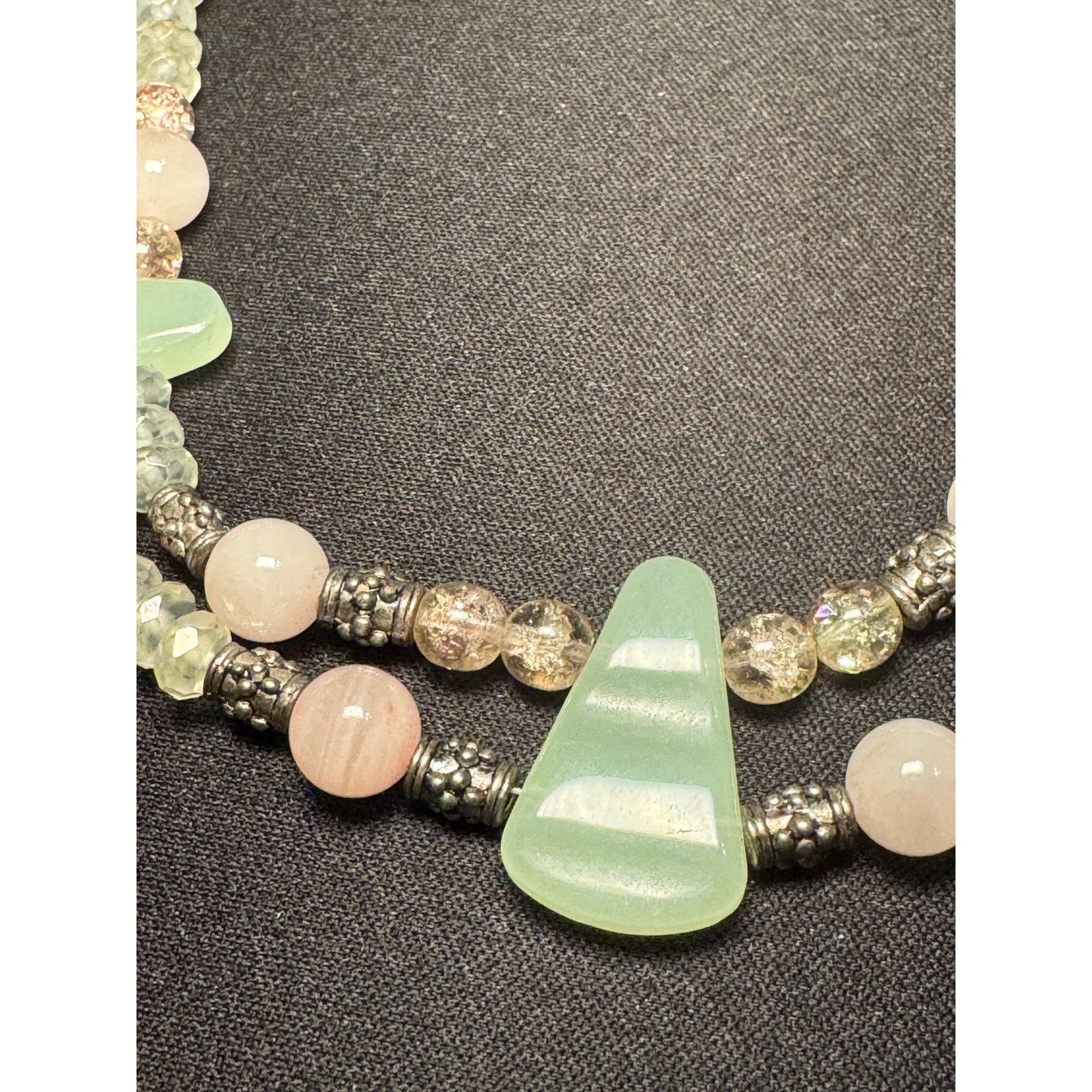 Other Green Jadeite & Pink Quartz Artisan Made 18in Necklace Size ONE SIZE - 4 Thumbnail