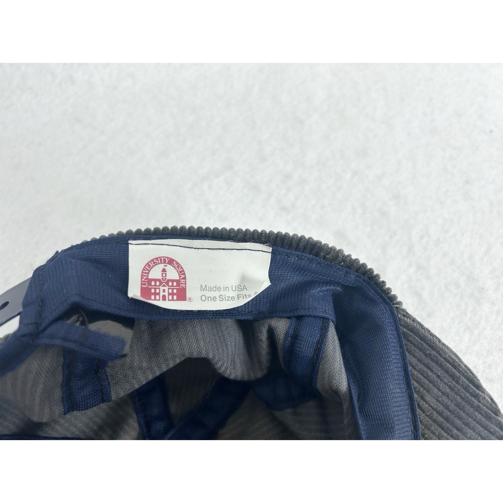 The Unbranded Brand VTG University of Michigan Corduroy Cabbie Hat Made in USA Size ONE SIZE - 10 Thumbnail