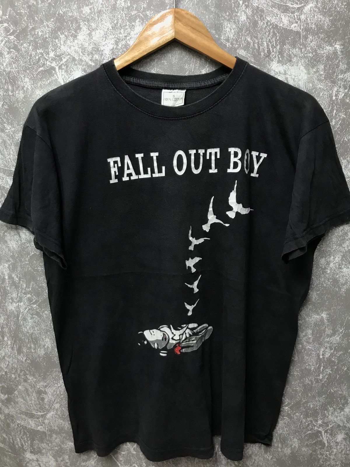 Band Tees Vintage Fall Out Boy Faded Band Tee *S Over Size US M / EU 48-50 / 2 - 1 Thumbnail