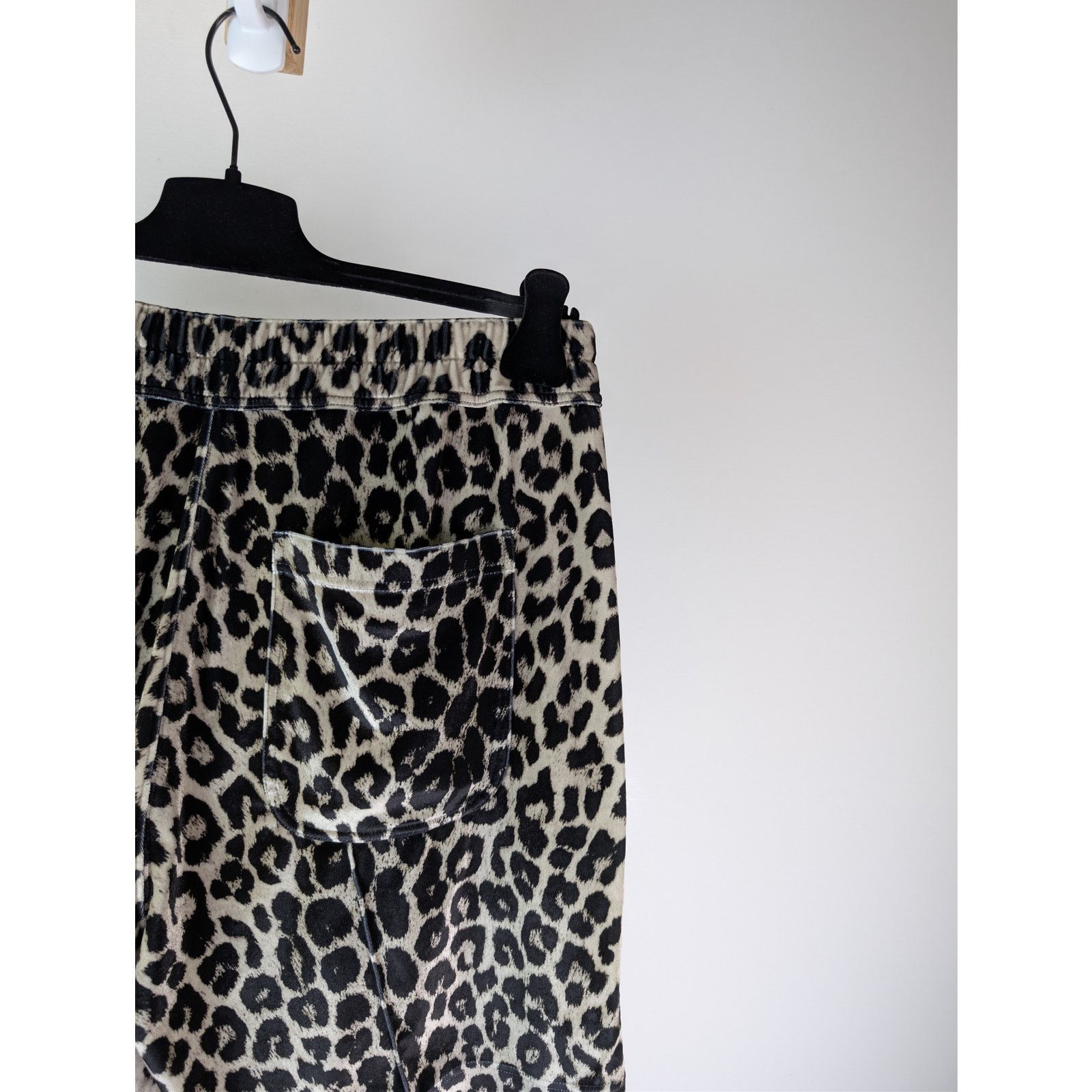 Tom Ford o1rshd1 Leopard-Print Cut and Sewn Knitted Shorts in Black Size US 34 / EU 50 - 14 Thumbnail