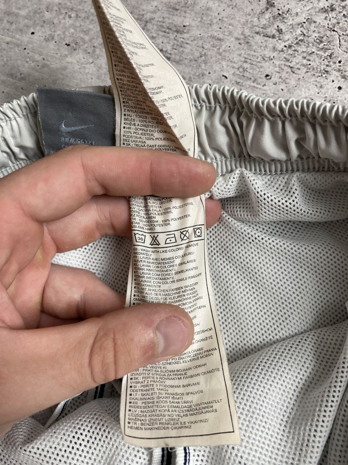 Nike Nike Vintage Shorts Size US 34 / EU 50 - 10 Thumbnail