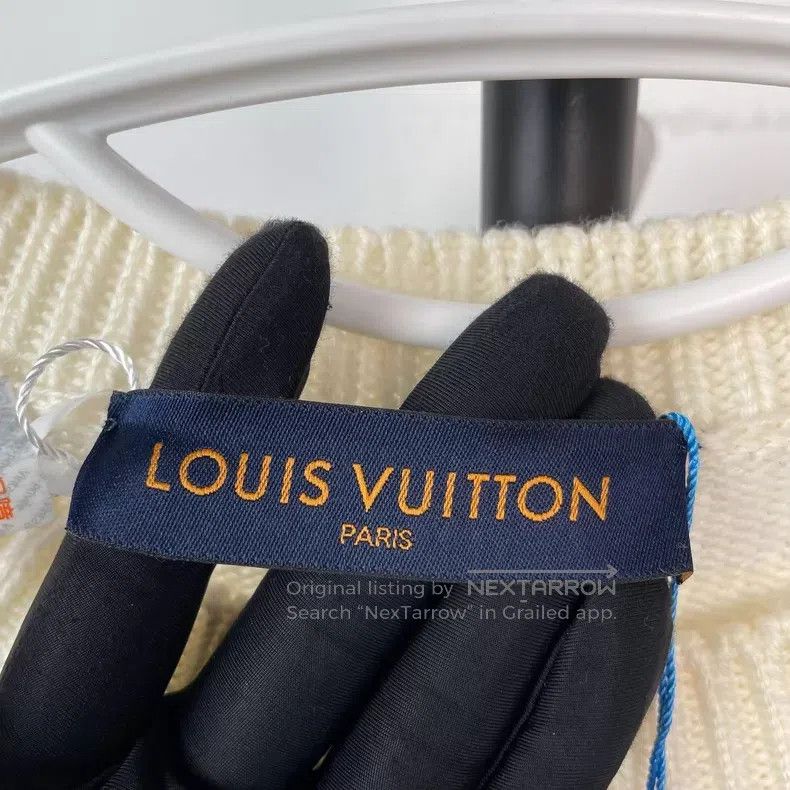 Louis Vuitton Louis Vuitton Large tricolor flower round neck long-sleeve Size US S / EU 44-46 / 1 - 7 Thumbnail