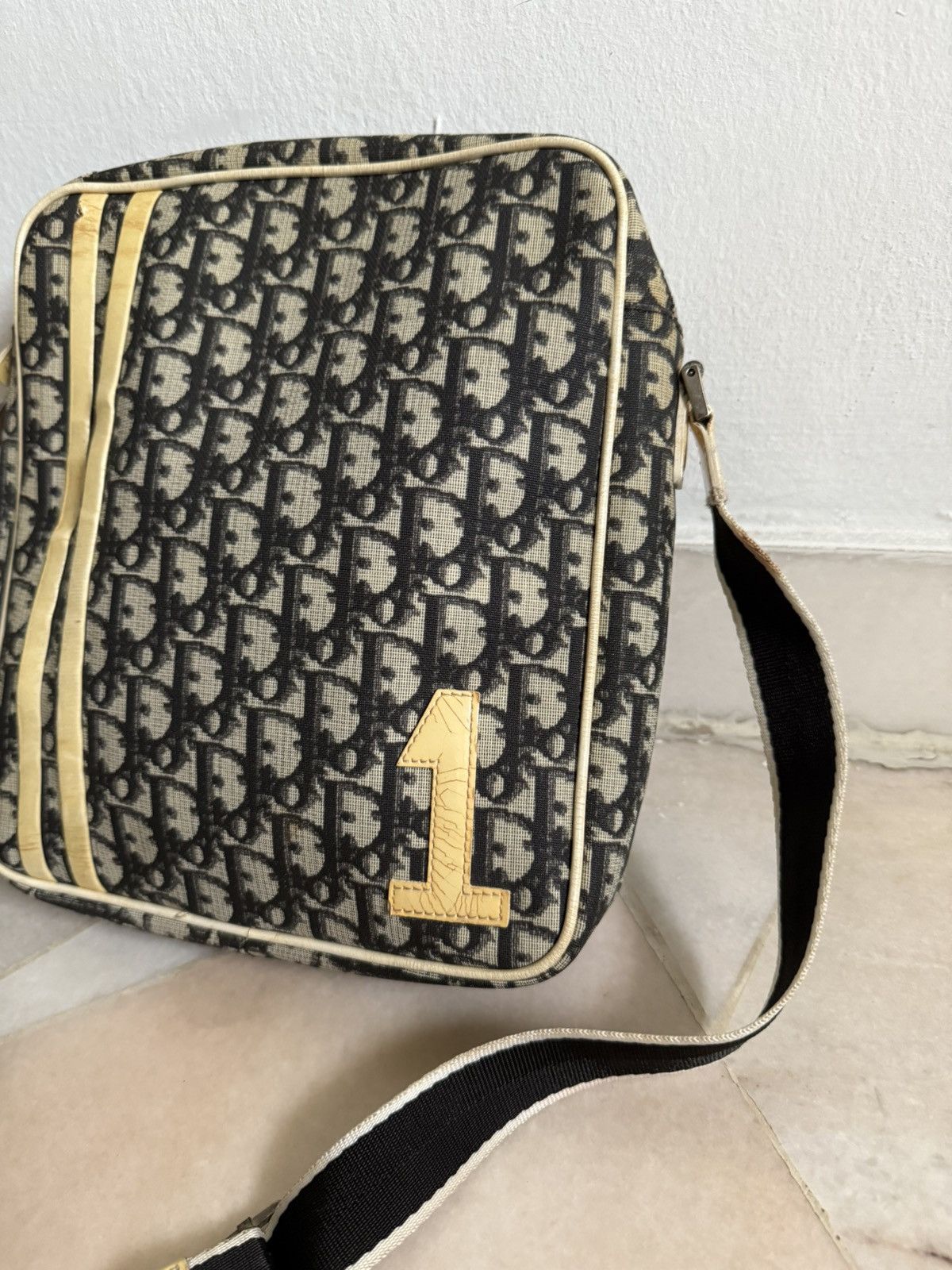 Dior Authentic Vintage Christian Dior Monogram sling bag Size ONE SIZE - 10 Thumbnail