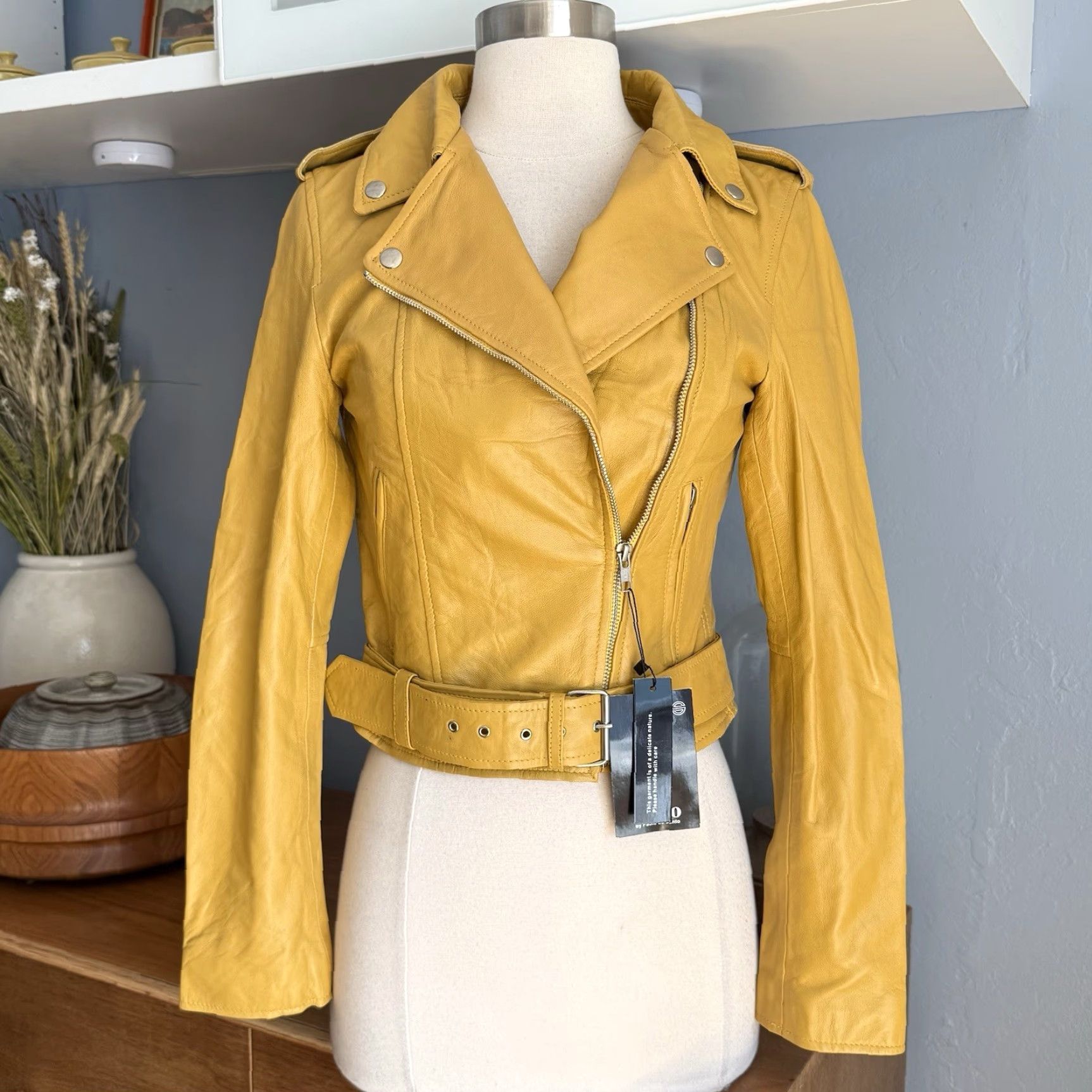 Vintage VINTAGE Santo by Paolo De Santo Yellow Lambskin Leather Moto Jacket XS Women Short Slim Biker, Motorcycle Fall Winter Spring Zip Leather Jacket Size XS / US 0-2 / IT 36-38 - 2 Thumbnail