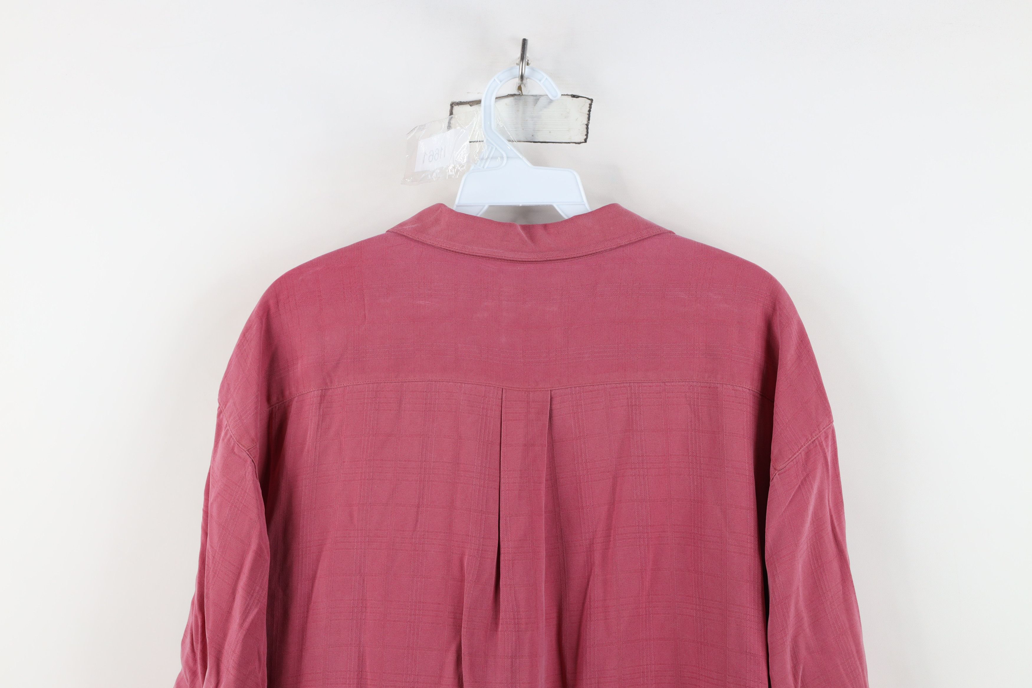Tommy Bahama Vintage 90s Tommy Bahama Loop Collar Camp Button Shirt Red Size US XL / EU 56 / 4 - 13 Thumbnail