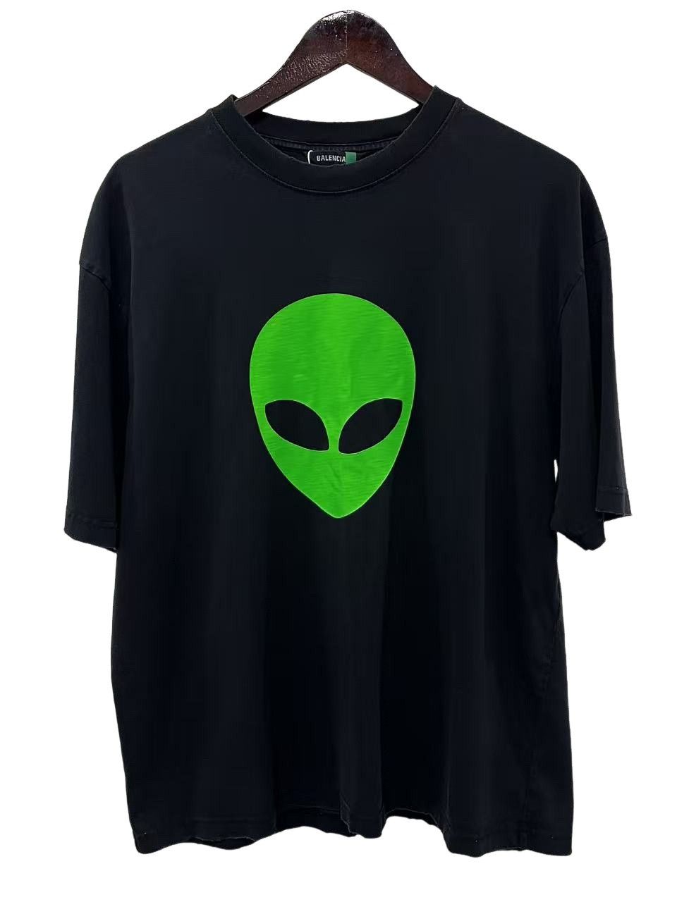 Balenciaga Balenciaga Alien T-shirt | Grailed
