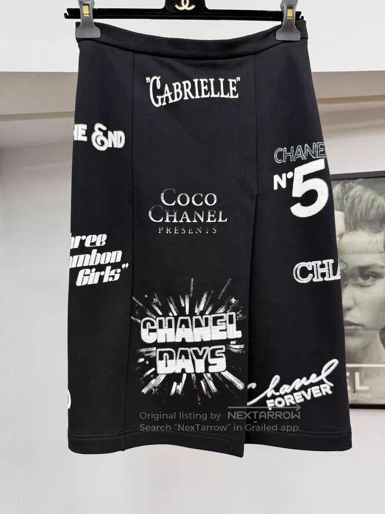 Chanel Chanel Black and white letter printed slit skirt Size 25" / US 0 / IT 36 - 1 Thumbnail