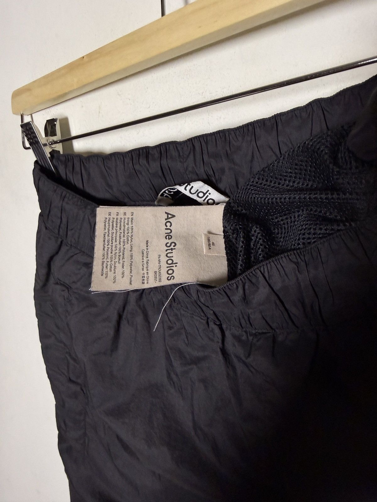 Acne Studios Acne Studios tech pants in ultra-lightweight ripstop nylon Size US 32 / EU 48 - 9 Thumbnail