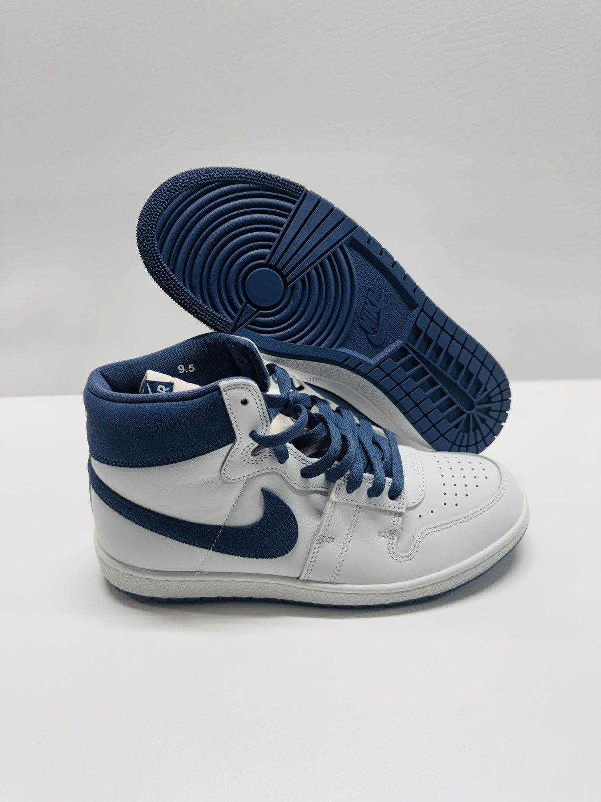 Jordan Brand Jordan Air Ship PE SE Summit White/Diffuse Blue Size US 9.5 / EU 42-43 - 1 Thumbnail
