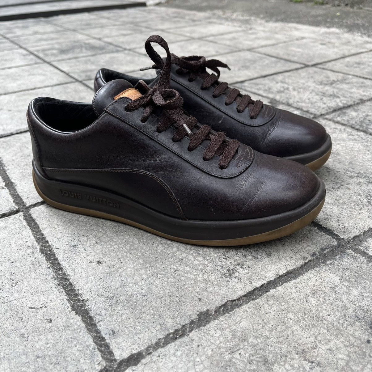 Louis Vuitton LOUIS VUITTON CLASSIC SNEAKER Size US 9 / IT 39 - 1 Thumbnail