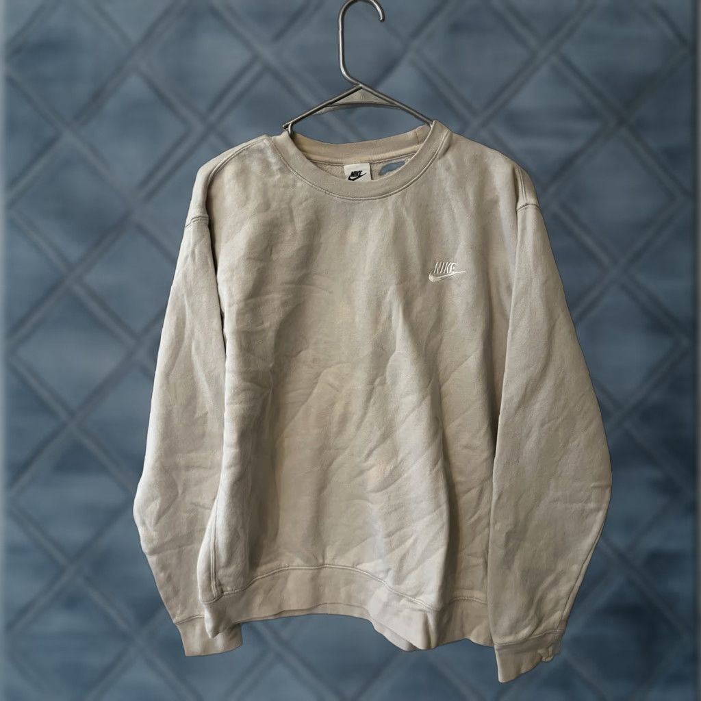 Nike Nike Men´s NSW Club Crew Shirt Hooded Sweatshirt L Light Bone/White BV2662-072 Beige Embroidered All Seasons 90s? No, keep to allowed words. Size US L / EU 52-54 / 3 - 1 Thumbnail