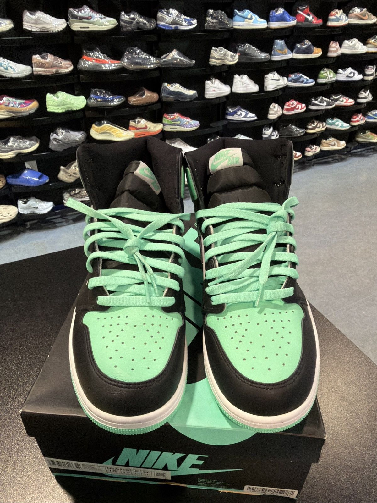 Jordan Brand Jordan 1 high size 13 green glow brand new quick shipp Size US 13 / EU 46 - 7 Thumbnail