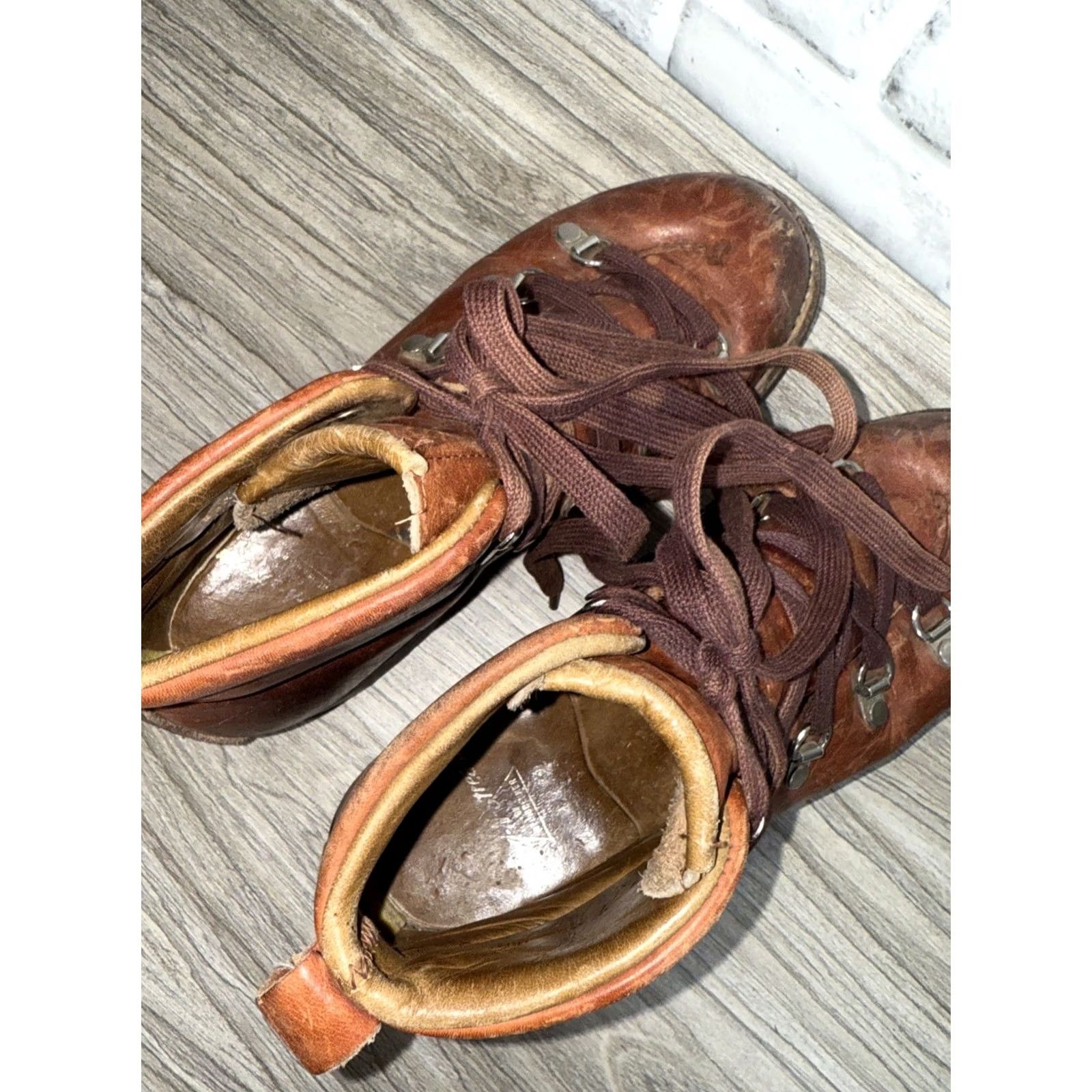Vibram VINTAGE Weinbrenner Wood N Stream Leather Boots Mens 7 M Vibram Leather Insoles Rugged Boots Hiking Leather Brown Ankle Lace Up Round Toe USA 978 Mens Size US 7 / EU 40 - 6 Thumbnail