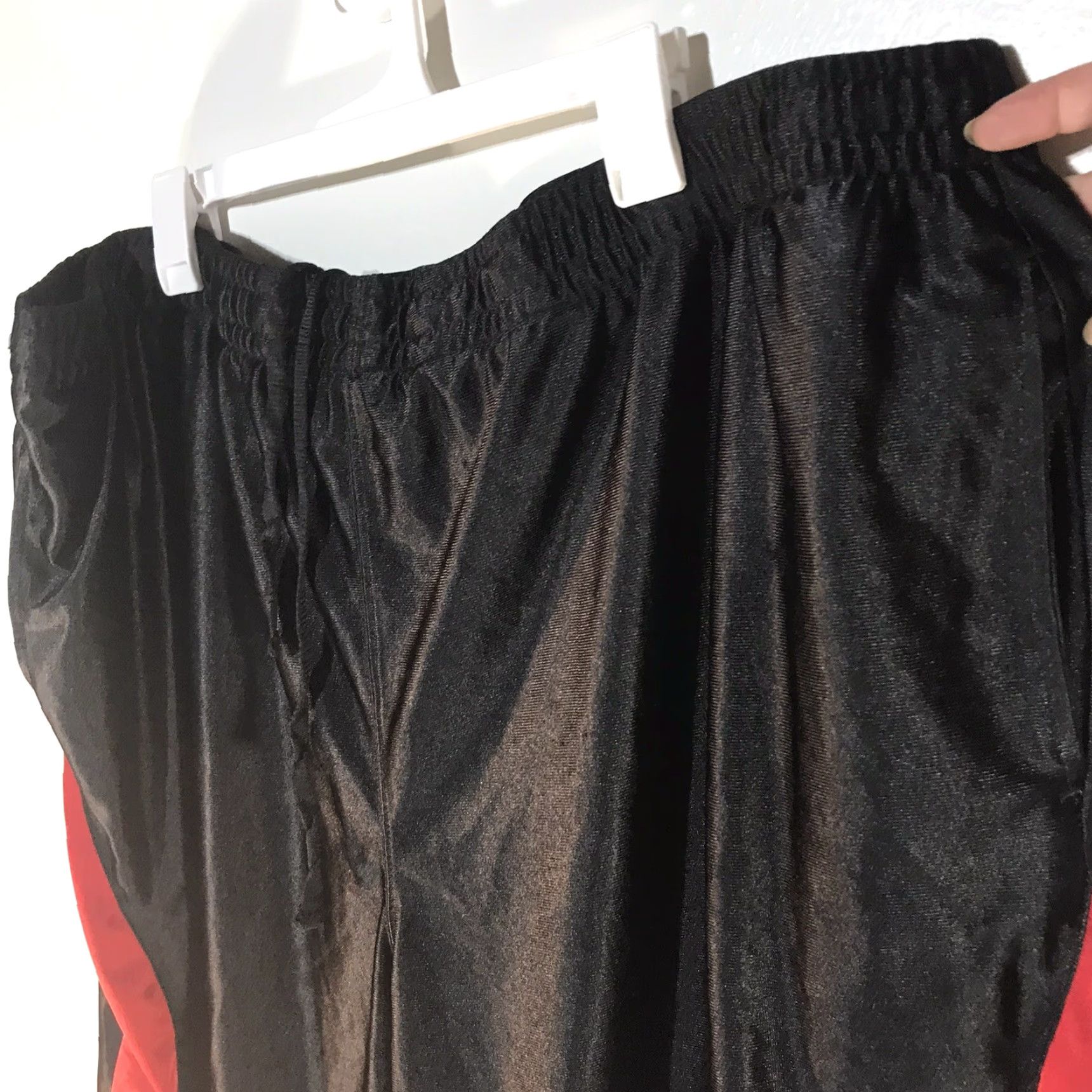 NBA NBA Black/Red Basketball Shorts Mens Size 3X Egypt Size US 39 - 2 Thumbnail