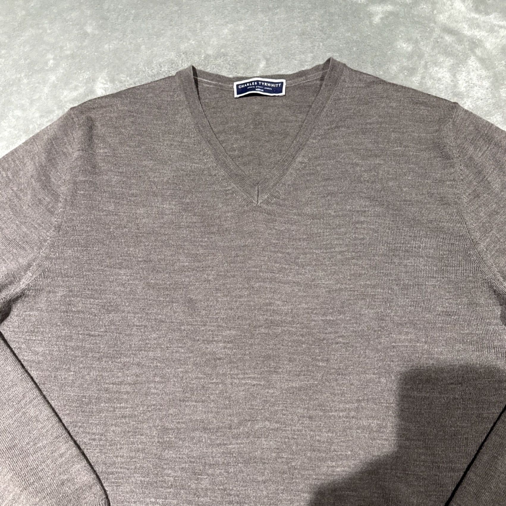 Charles Tyrwhitt **Charles Tyrwhitt Mens Medium Brown Preppy Office Sweater** User: Charles Tyrwhitt Mens Medium Brown Preppy Office Vneck Sweater Size US M / EU 48-50 / 2 - 2 Thumbnail