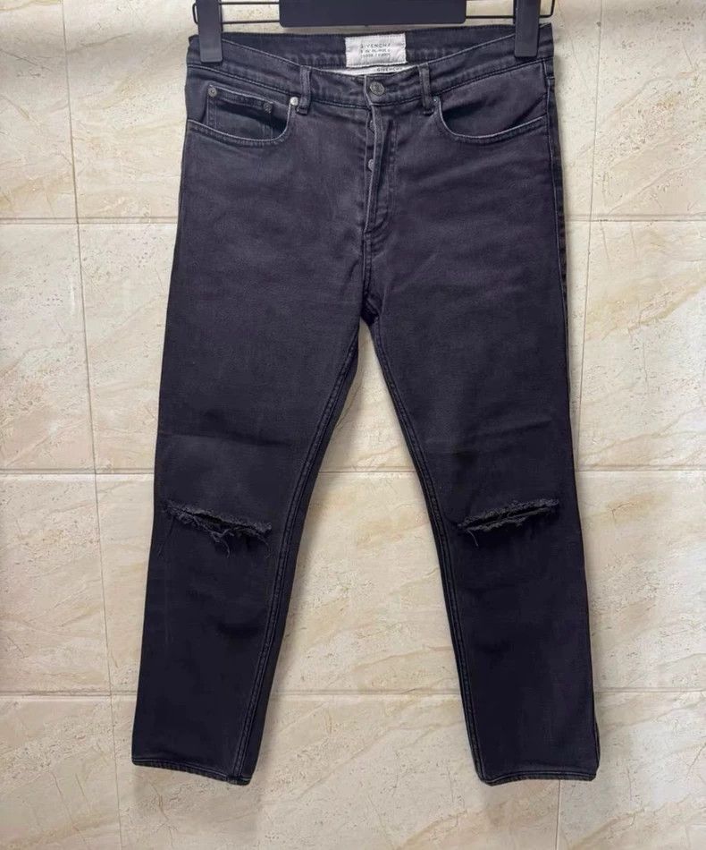 Givenchy Distressed Denim Jeans - dmc