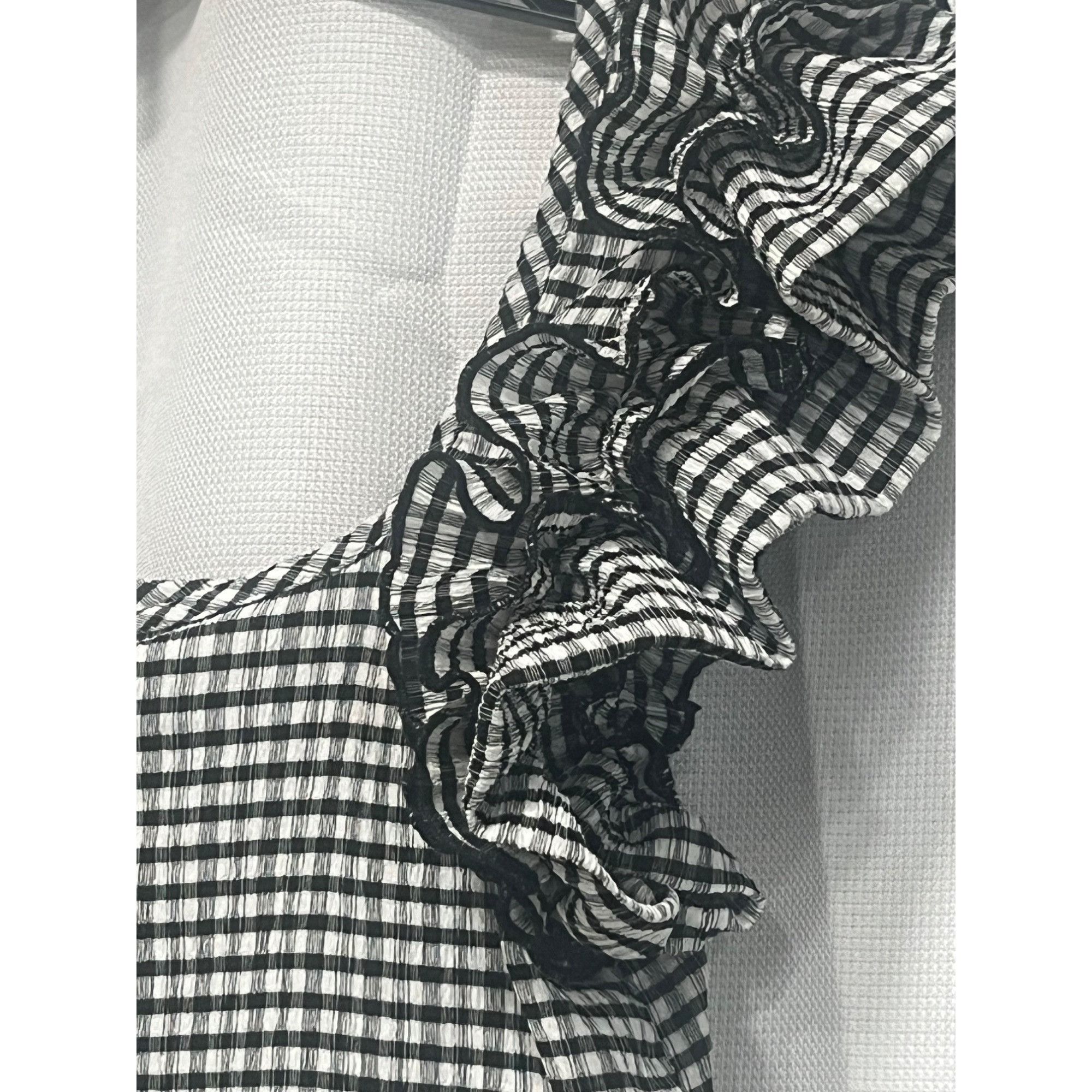 Other Circus NY Anisa Ruffle Shoulder Square Neck Top Black White Size L / US 10 / IT 46 - 6 Thumbnail