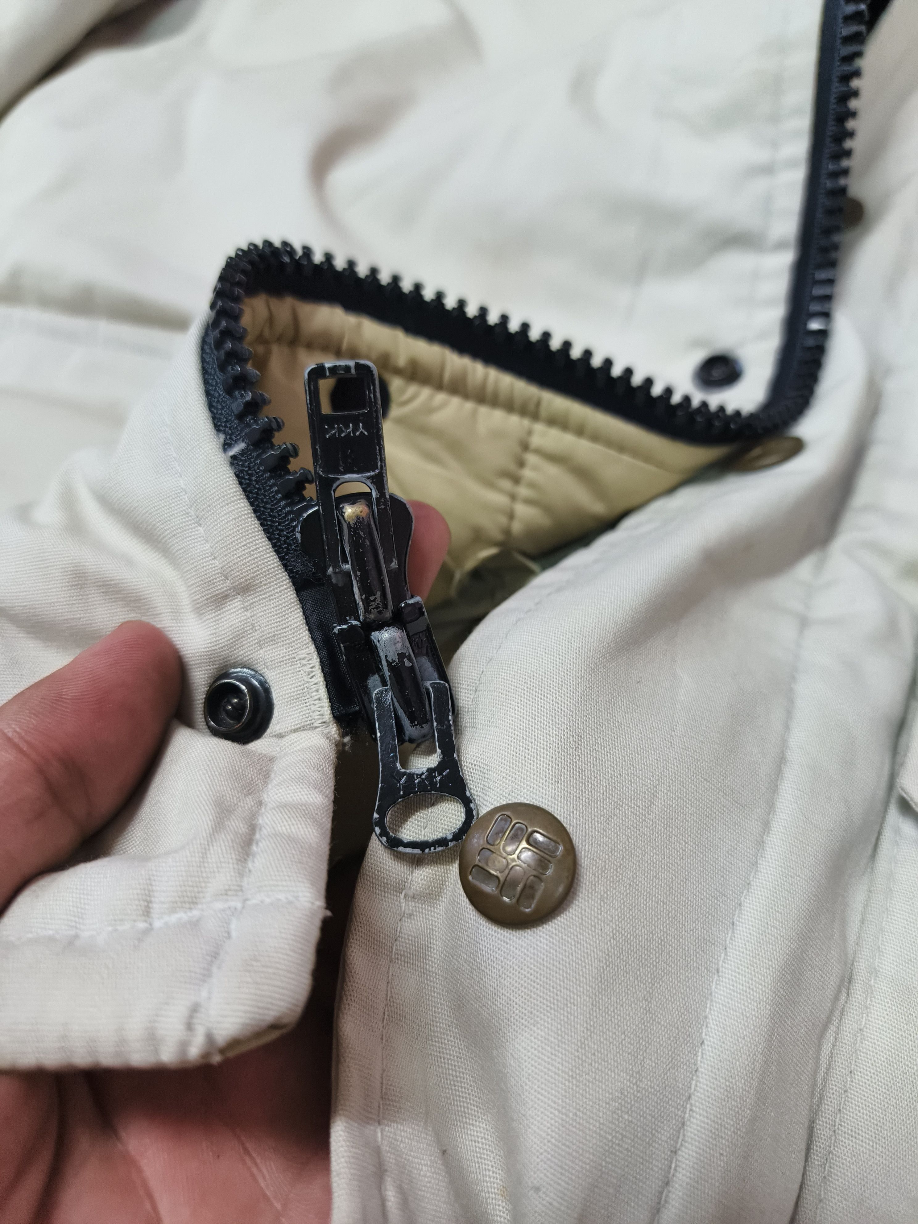 Columbia VINTAGE COLUMBIA HEAVY WINTER JACKET HOODED Size US L / EU 52-54 / 3 - 7 Thumbnail