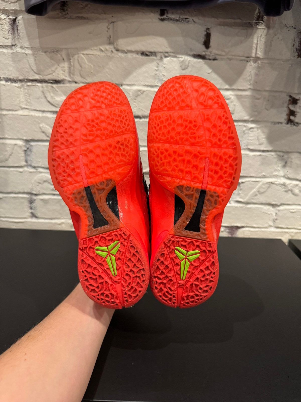 Nike Kobe 6 ‘Reverse Grinch’ size 7y PO NB Size US 7 / EU 40 - 6 Thumbnail