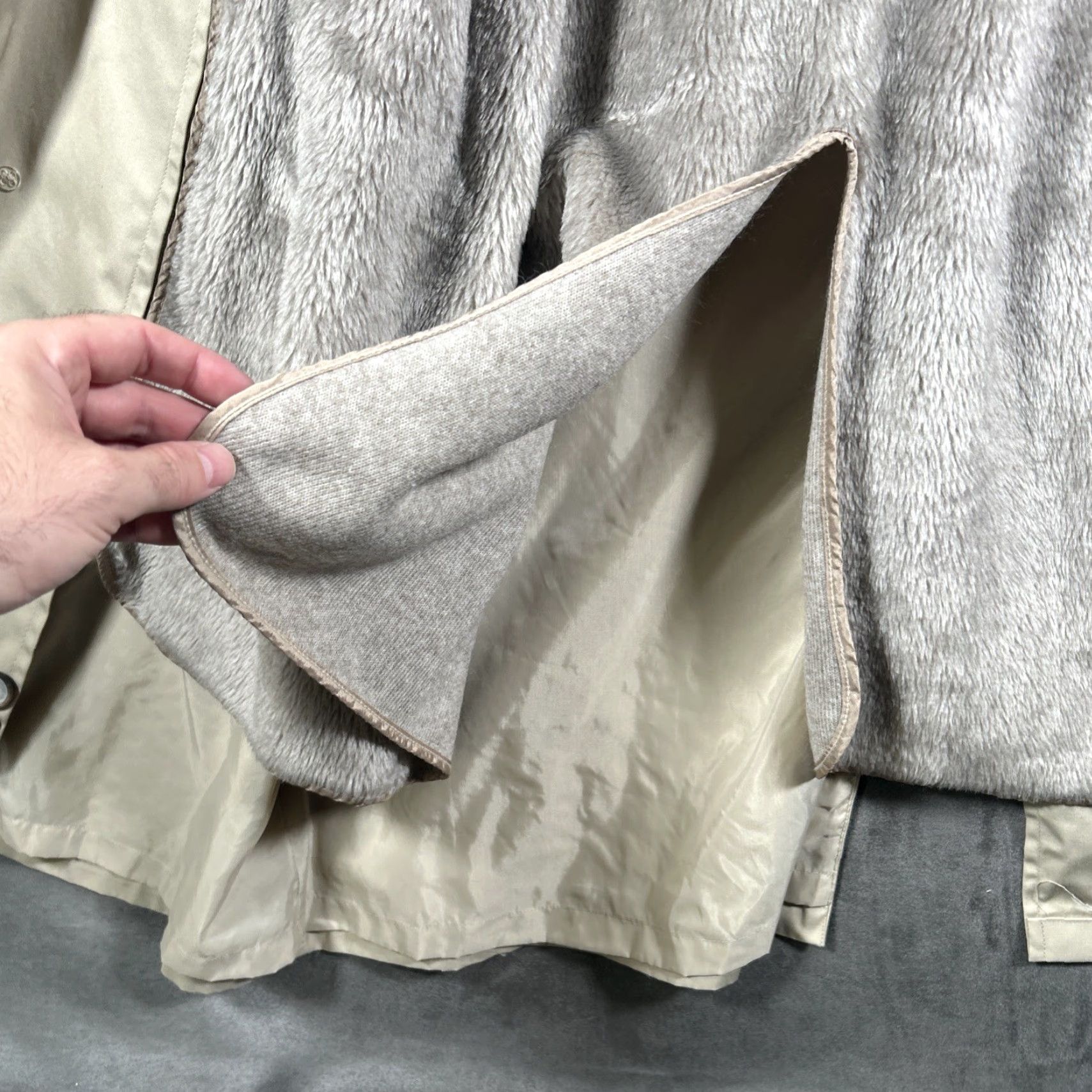 Vintage VINTAGE Botany 500 Trench Coat Mens 44 Beige Tan Removable Lining Made USA Coat Long Regular 500 warmth Polyester Button Size US S / EU 44-46 / 1 - 7 Thumbnail