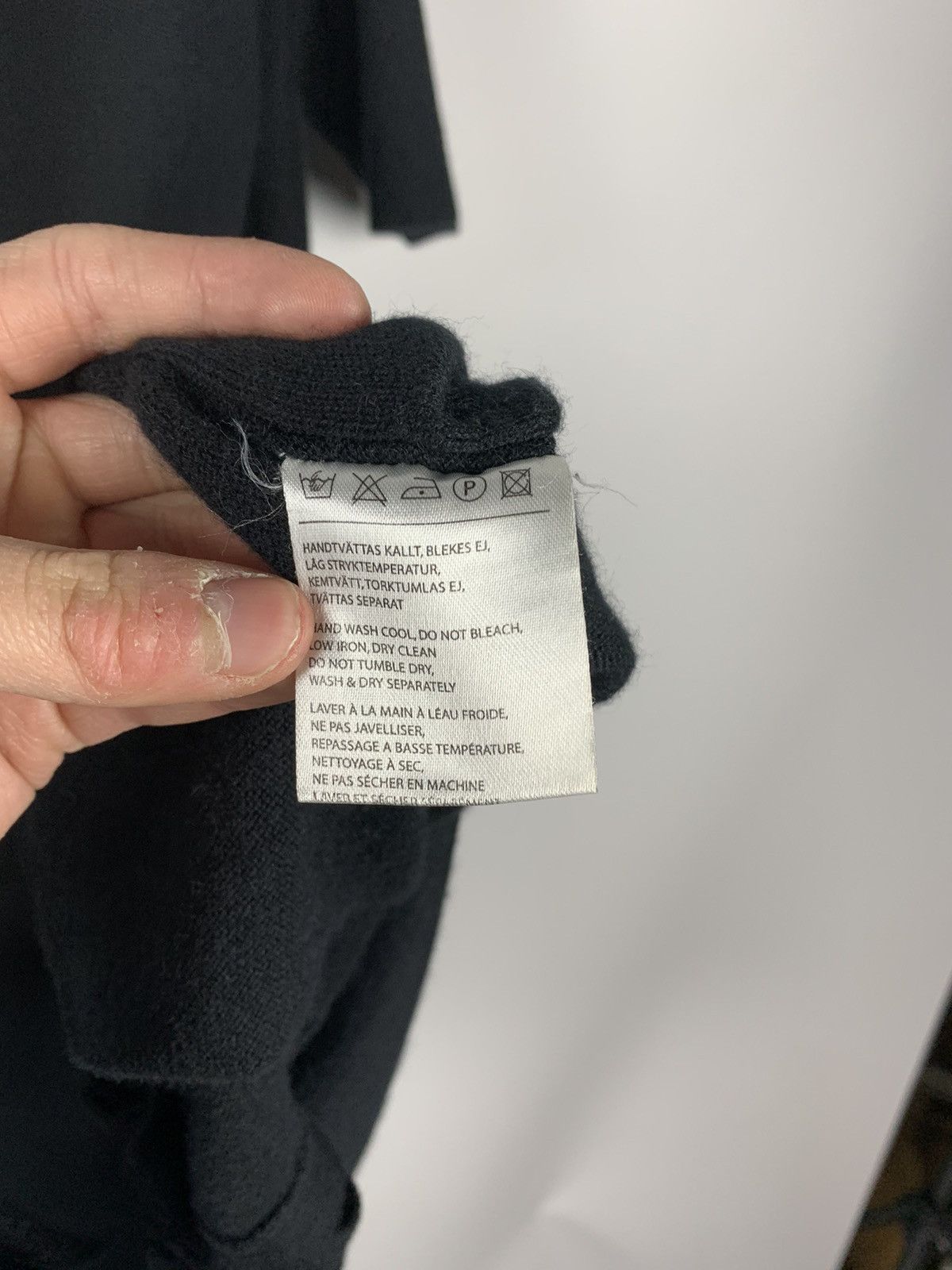 Acne Studios Acne Studios Silk Cashmere Sweater Black V-Neck Size S Top Size S / US 4 / IT 40 - 9 Thumbnail