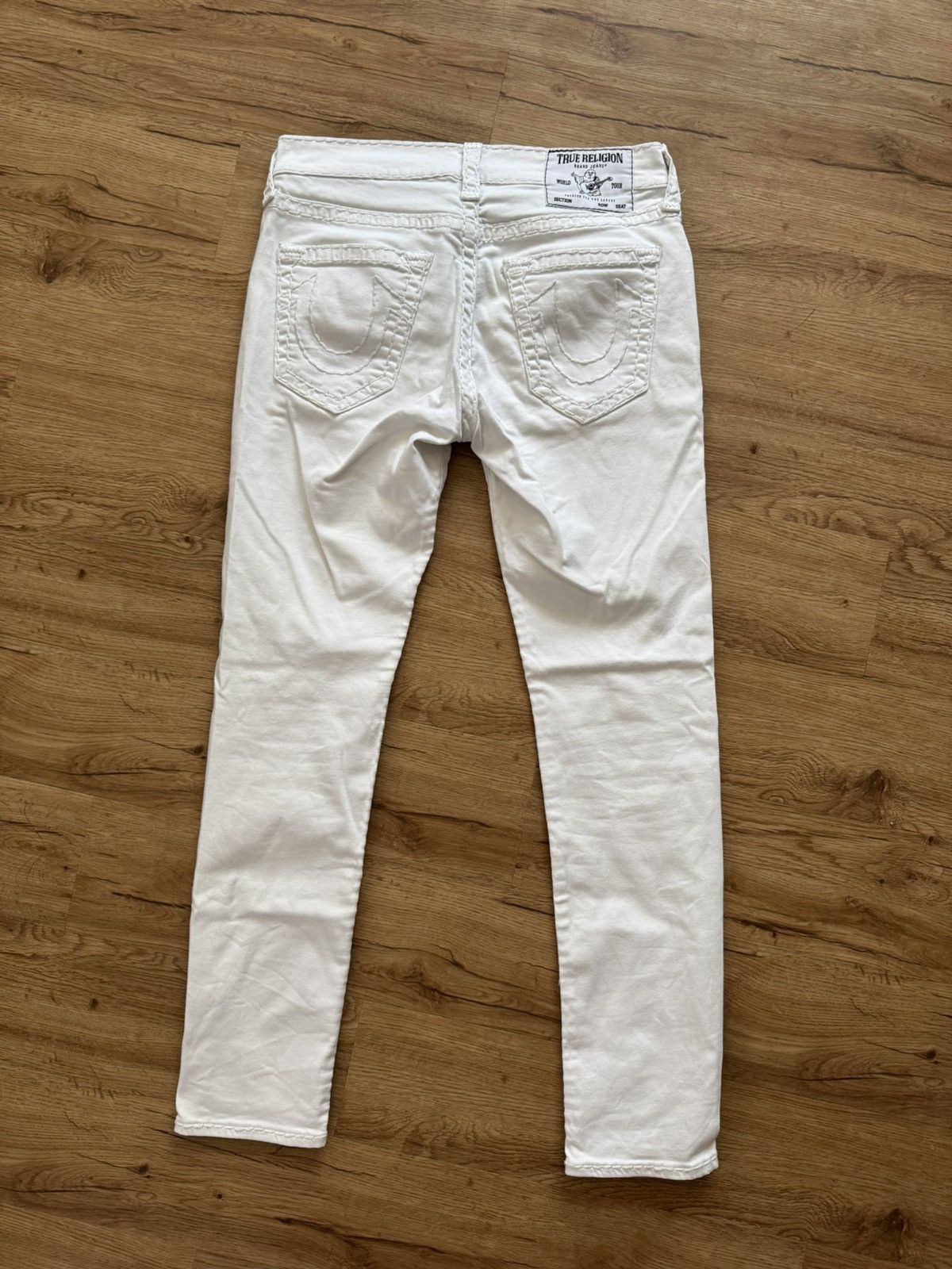 True Religion True Religion Relaxed Skinny White Jeans Size US 30 / EU 46 - 2 Thumbnail